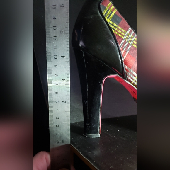 Betsey Johnson Plaid & Patent Pumps. Size 10. - Picture 5 of 9